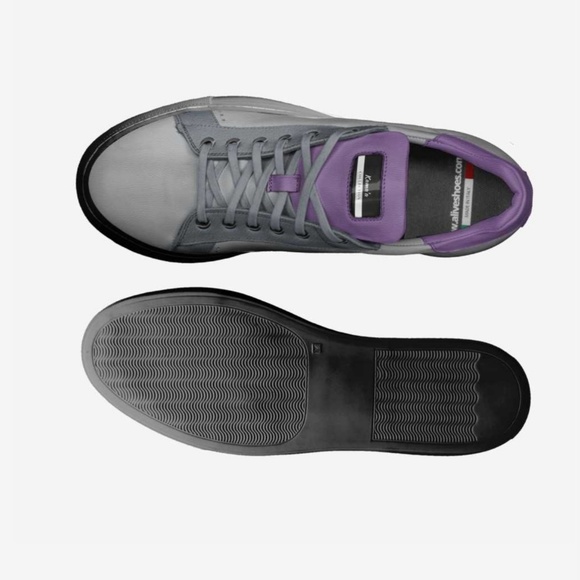 Shoes - Picture 2 of 4